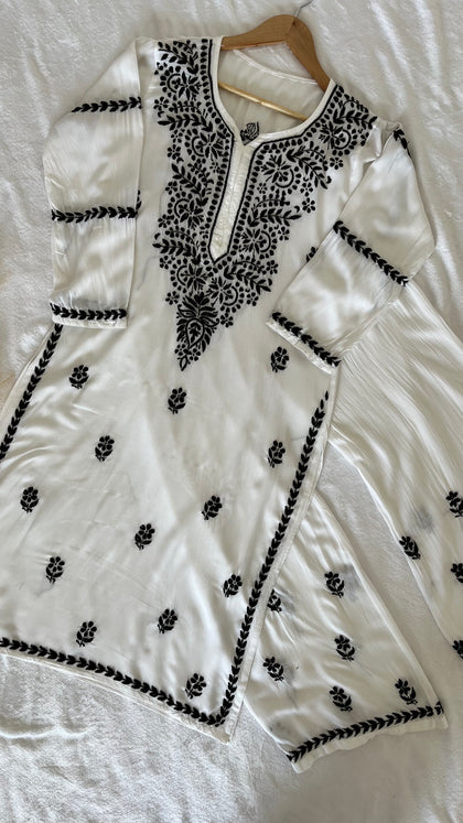 mulmul cotton chikankari kurti