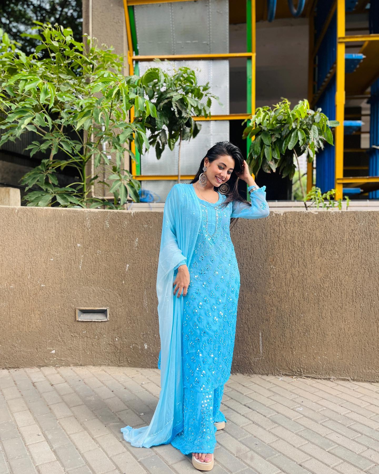 Anjali Mohan Sky Blue Mirror Set