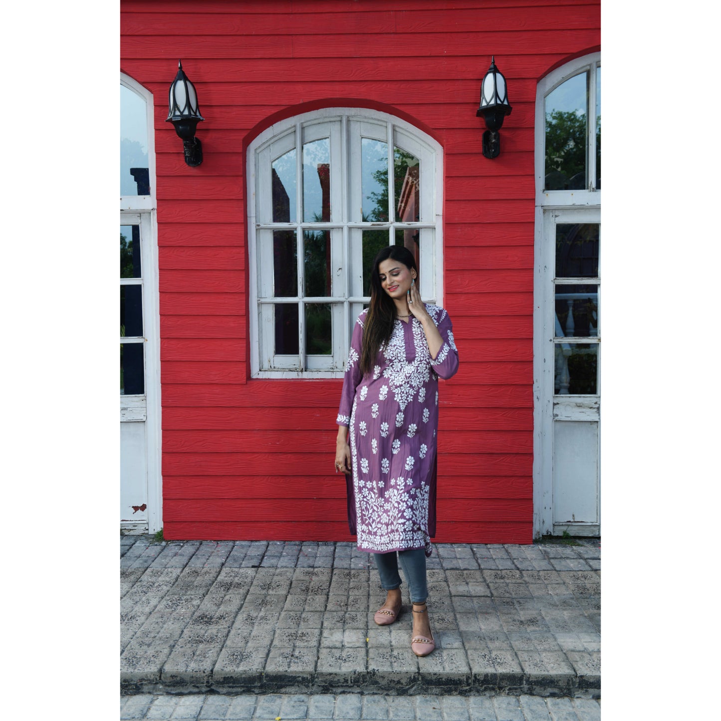 Modal Yasmin Chikankari Kurta