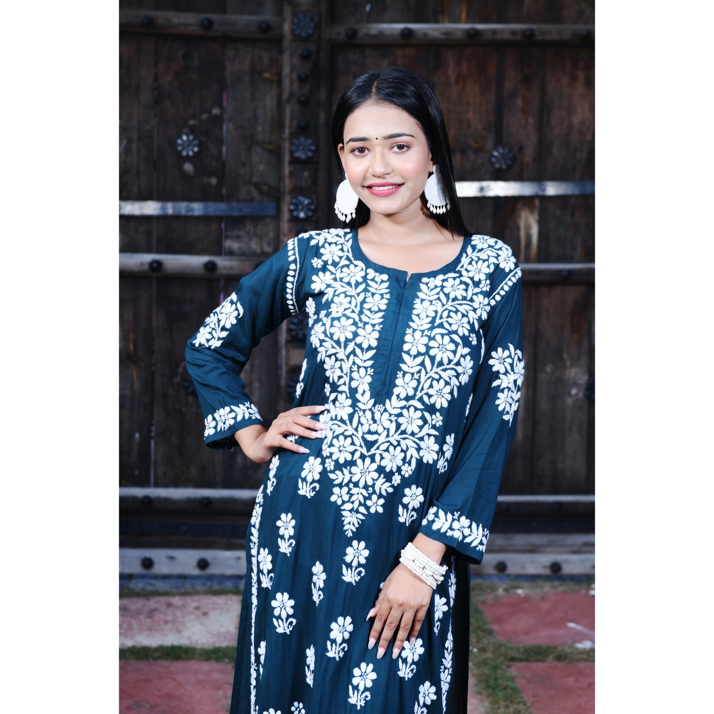 Modal Yasmin Chikankari Kurta