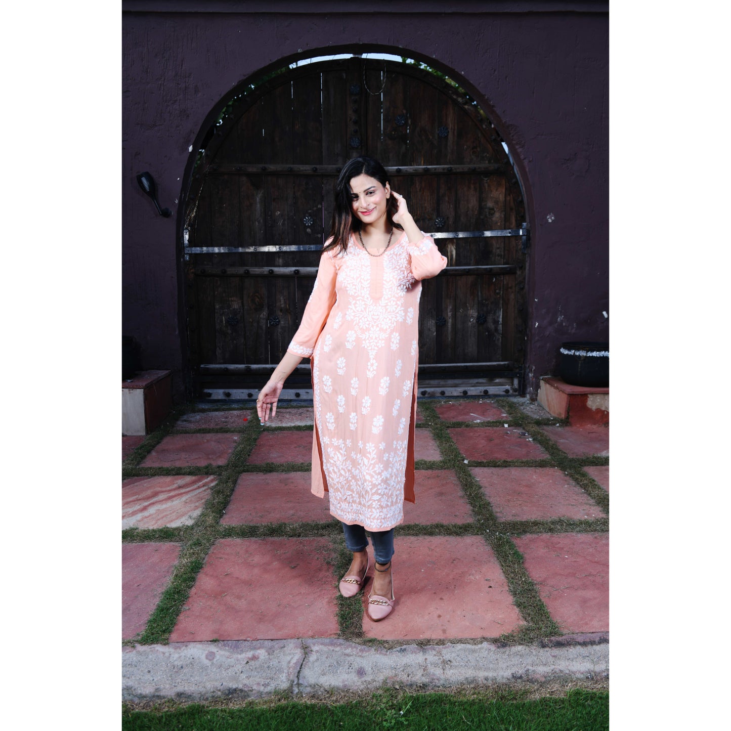 Modal Yasmin Chikankari Kurta