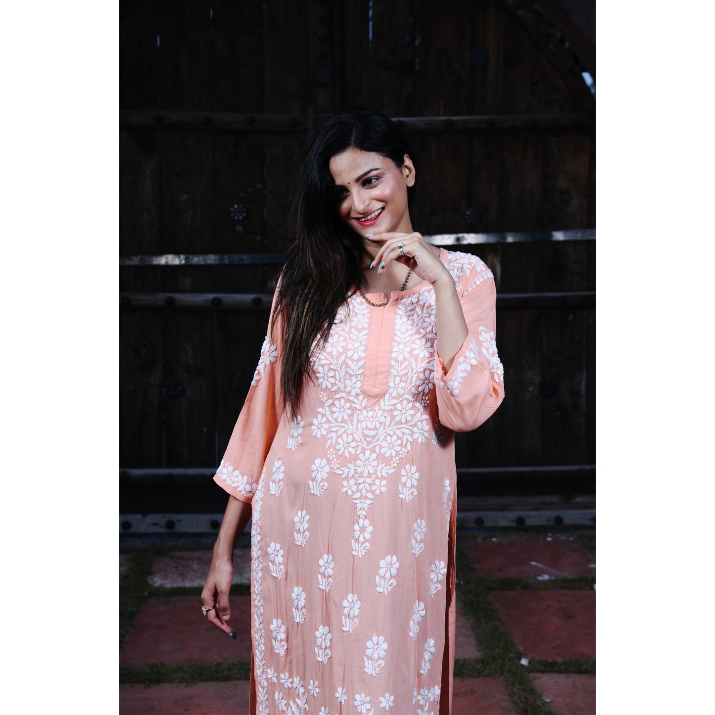 Modal Yasmin Chikankari Kurta