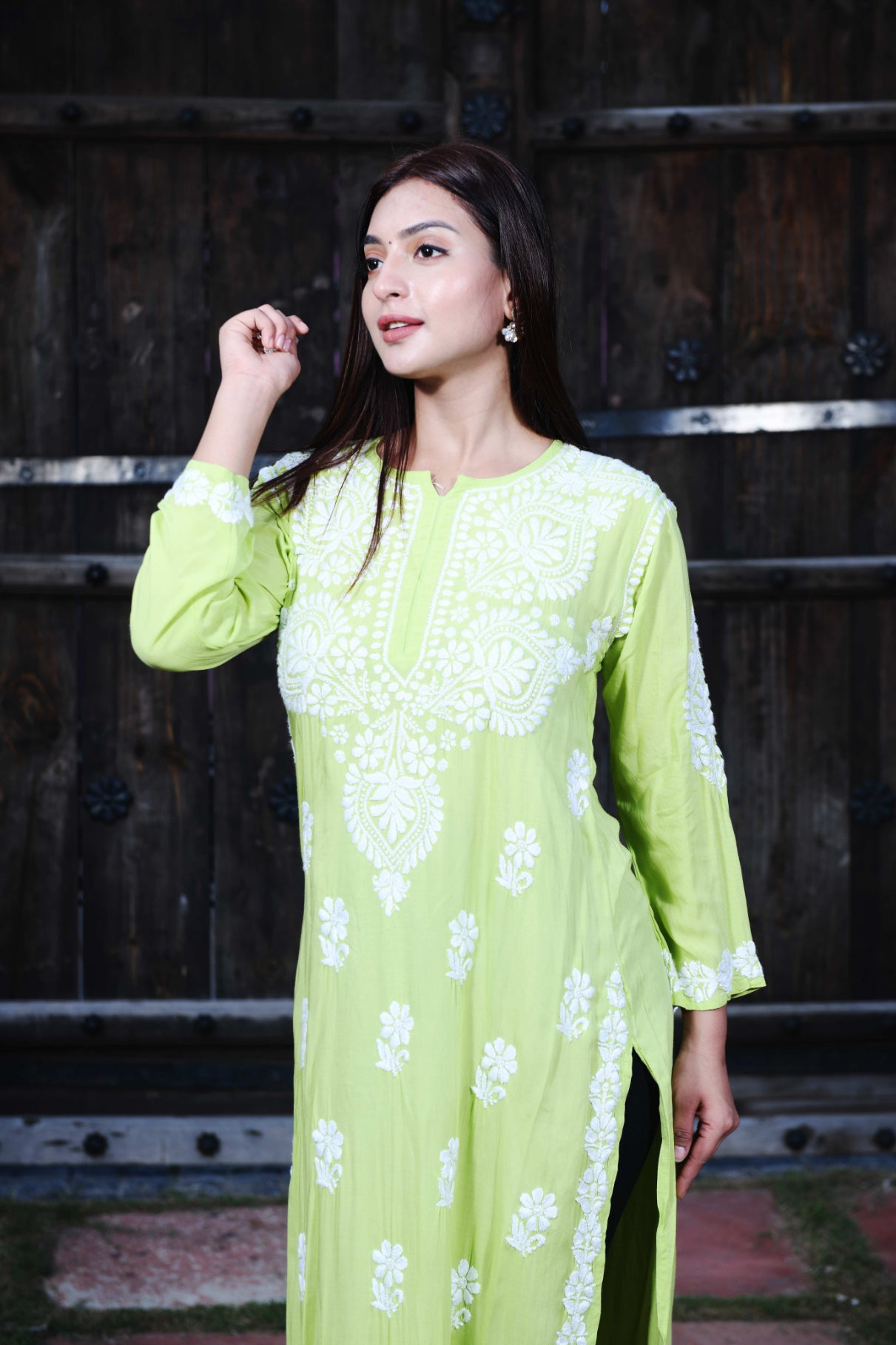 Modal Aisha Chikankari Kurta