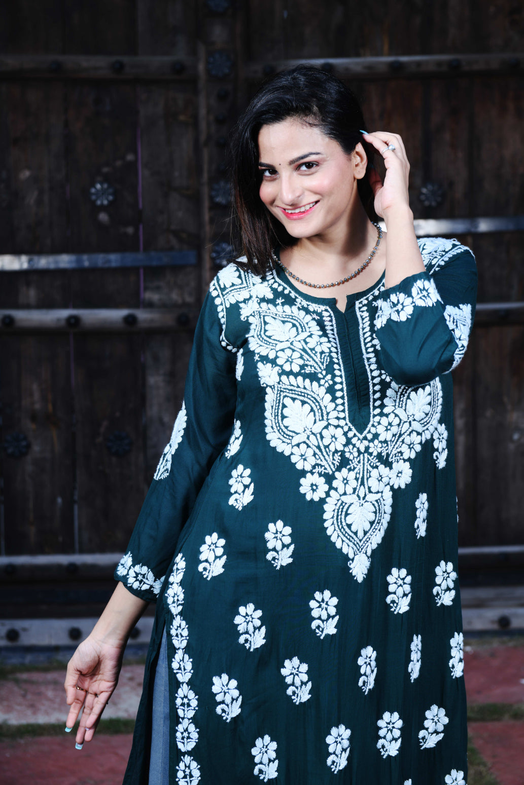 Modal Aisha Chikankari Kurta