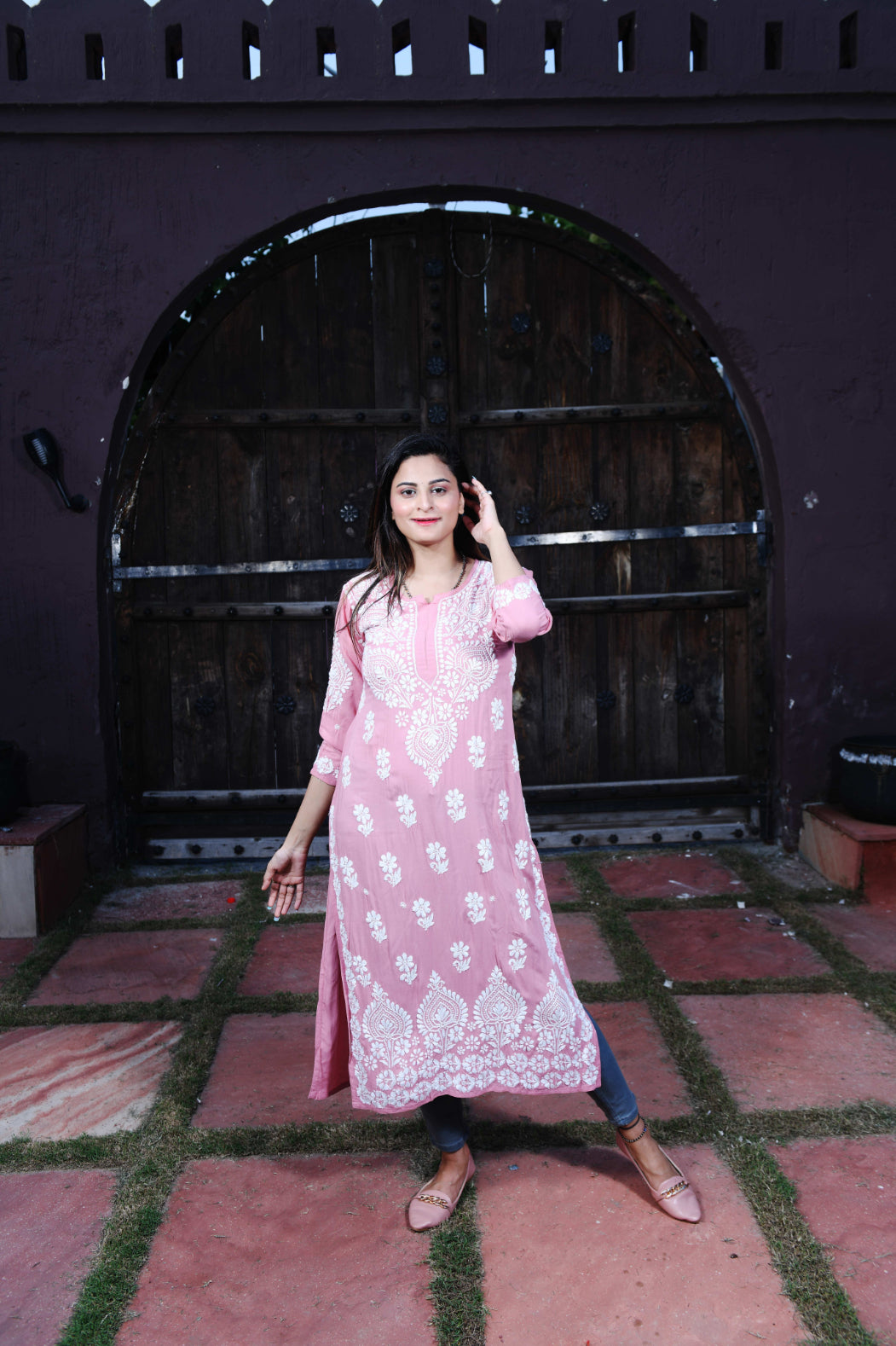 Modal Aisha Chikankari Kurta