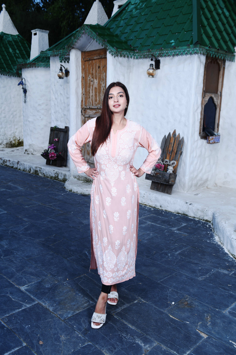 Modal Aisha Chikankari Kurta