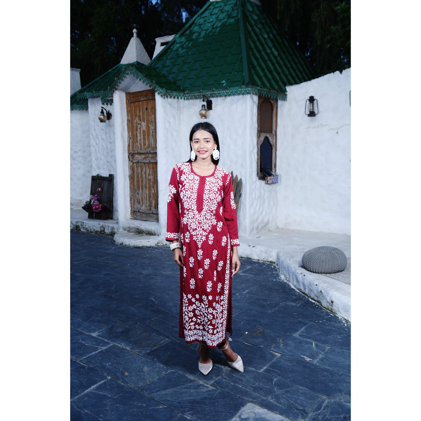 Modal Yasmin Chikankari Kurta