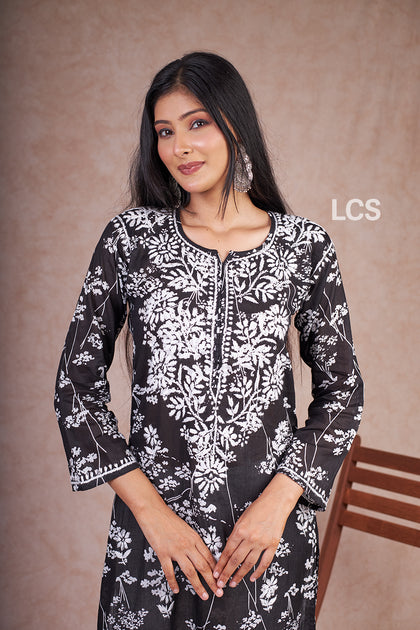 mulmul chikankari kurti