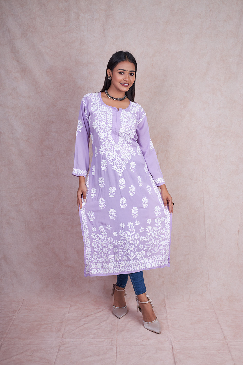 Modal Yasmin Chikankari Kurta