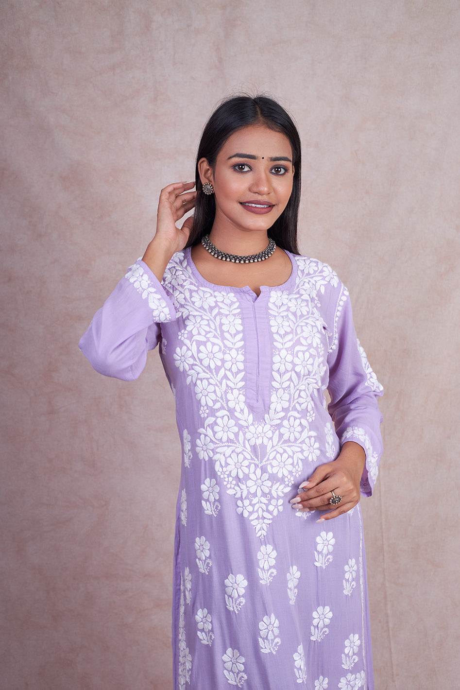 Modal Yasmin Chikankari Kurta