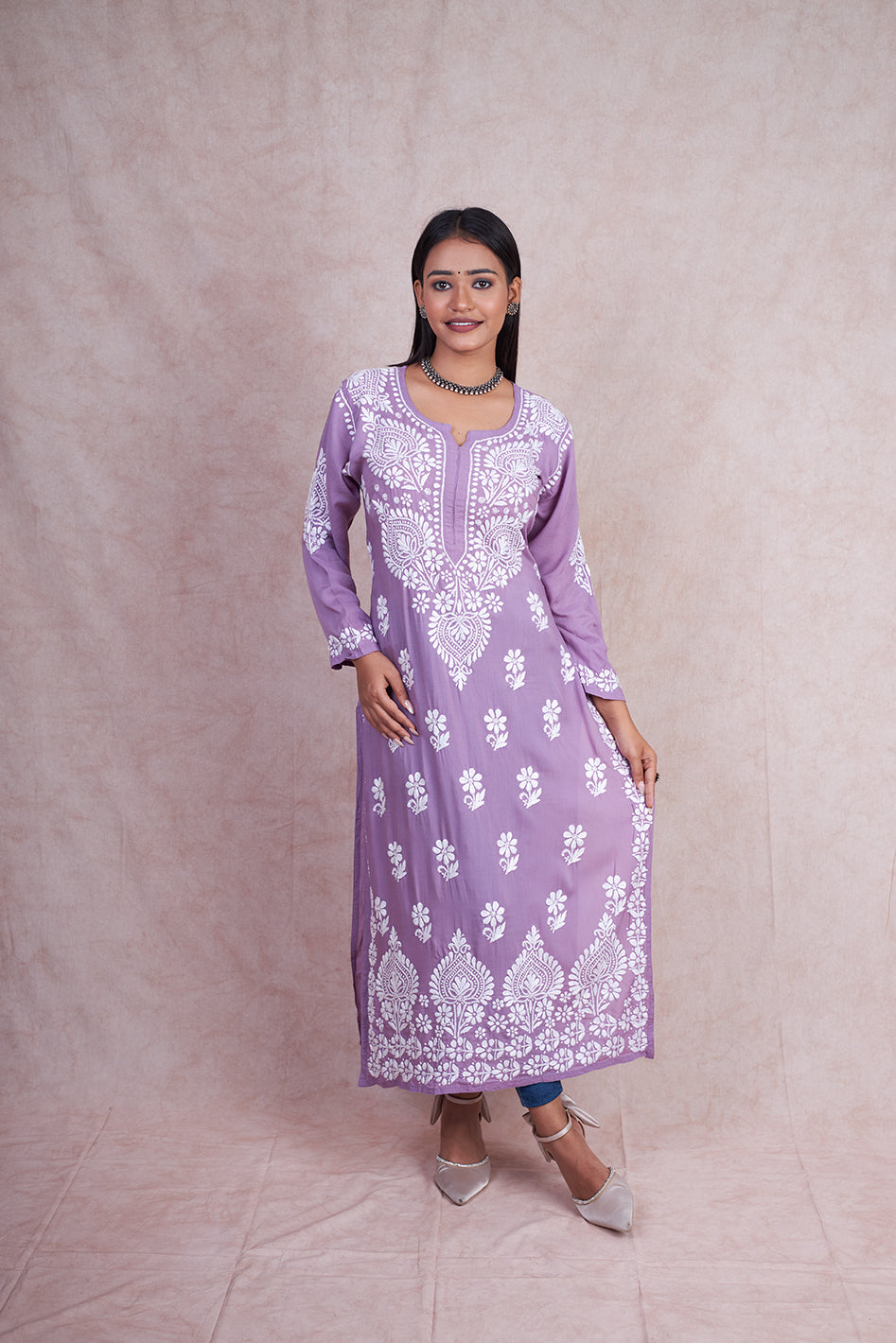 Modal Aisha Chikankari Kurta