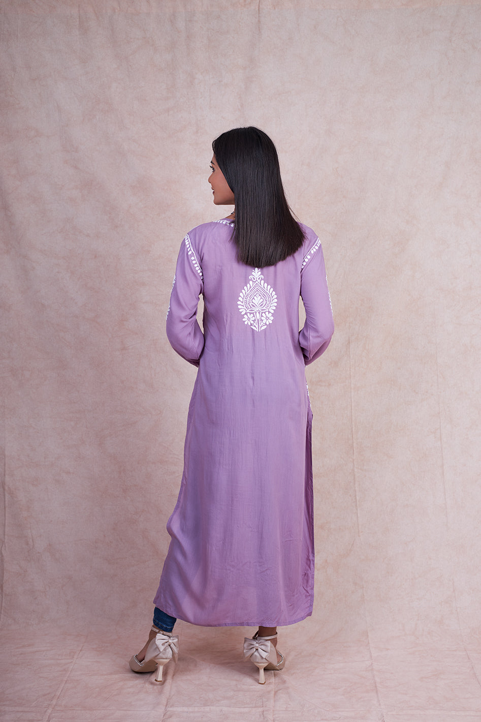 Modal Aisha Chikankari Kurta