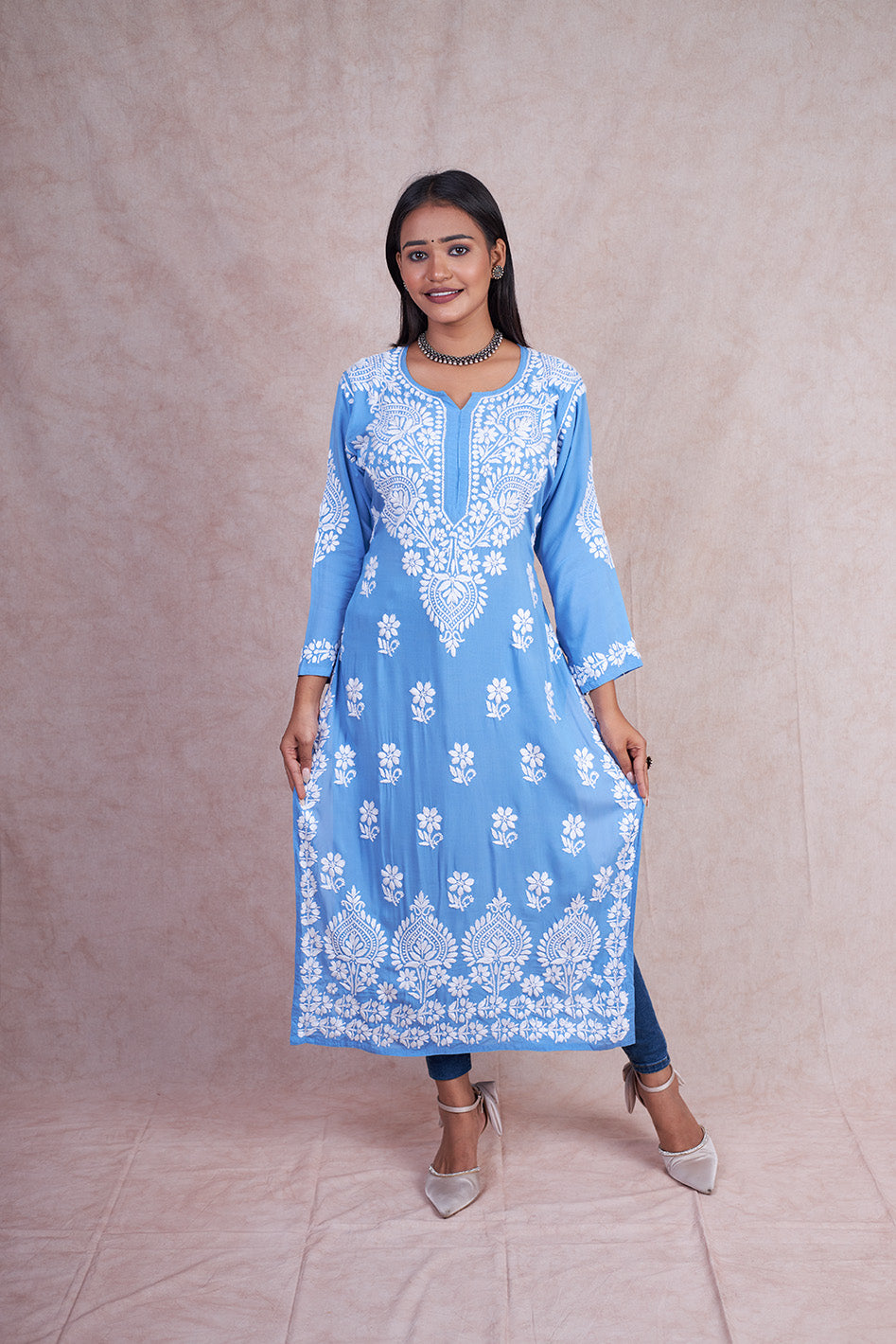 Modal Aisha Chikankari Kurta