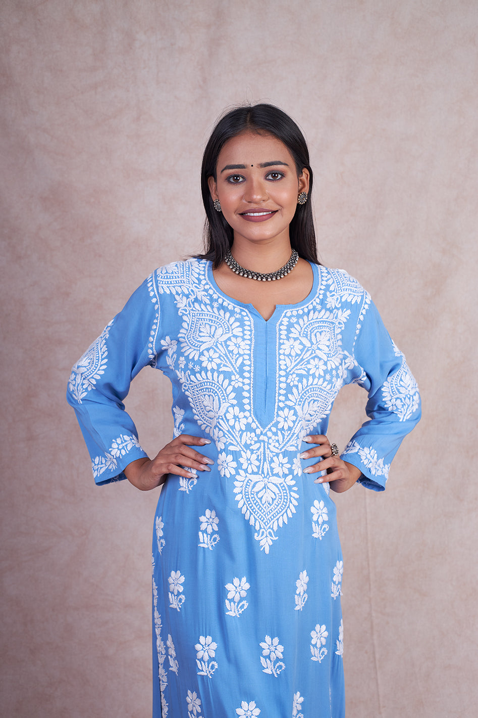 Modal Aisha Chikankari Kurta