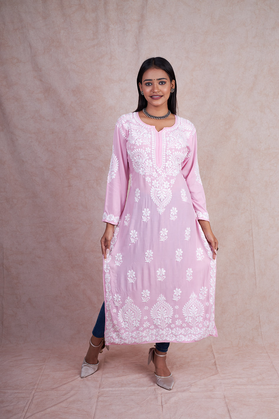 Modal Aisha Chikankari Kurta