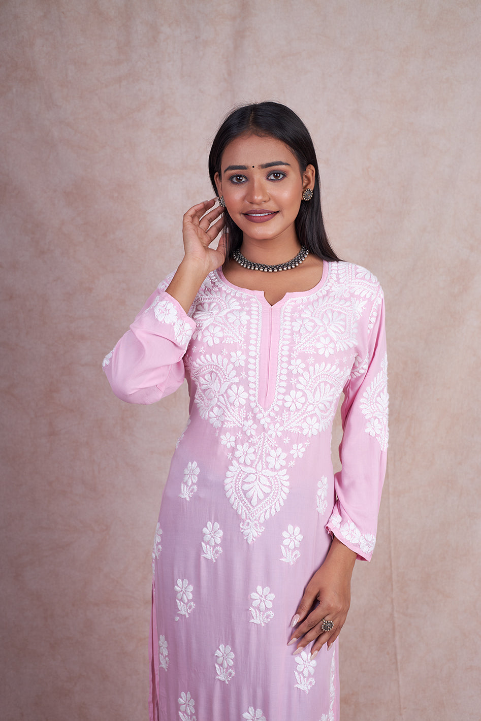 Modal Aisha Chikankari Kurta