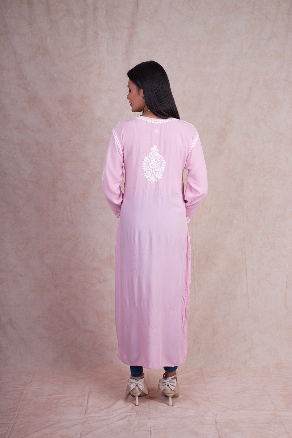 Modal Aisha Chikankari Kurta