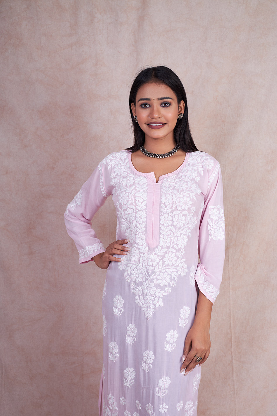 Modal Yasmin Chikankari Kurta