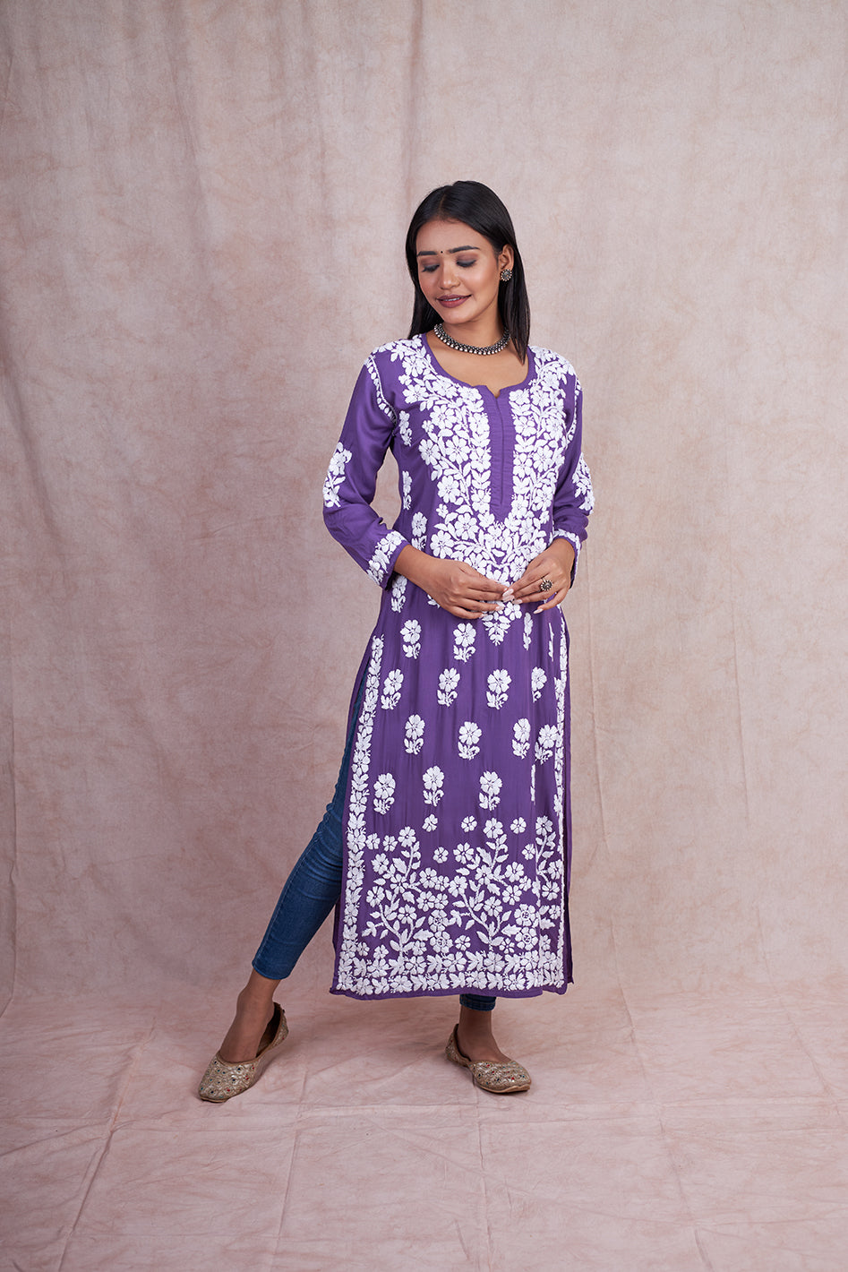 Modal Yasmin Chikankari Kurta