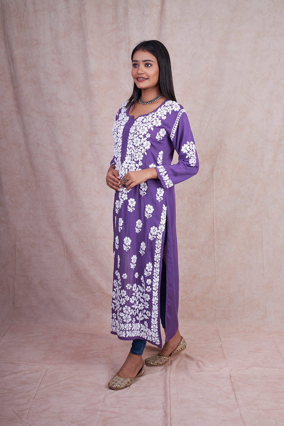 Modal Yasmin Chikankari Kurta