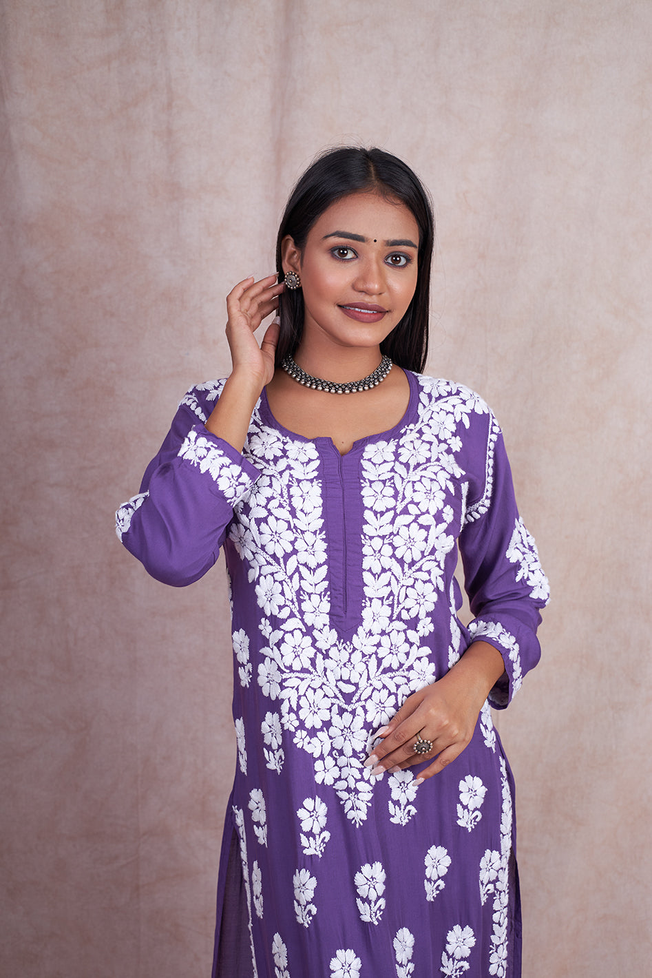 Modal Yasmin Chikankari Kurta