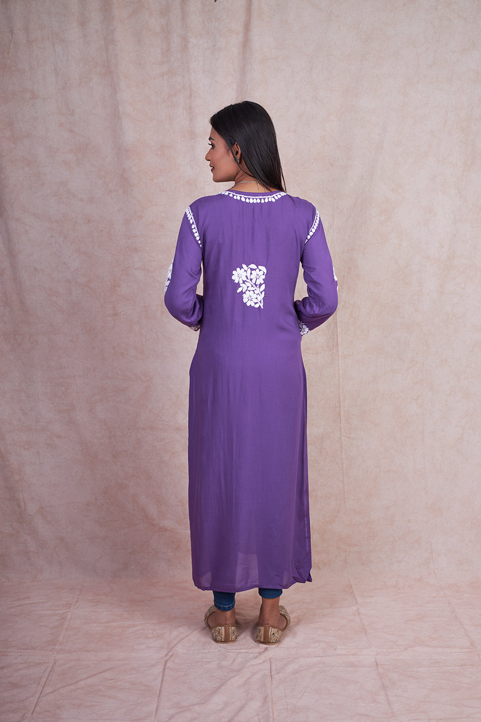 Modal Yasmin Chikankari Kurta