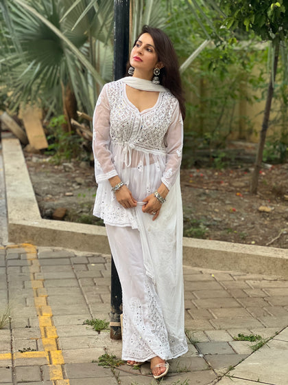 lucknowi chikankari kurta