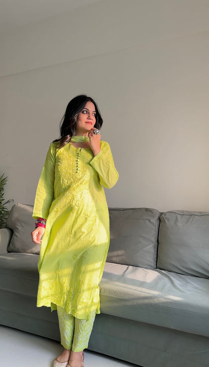 mulmul chikankari kurti