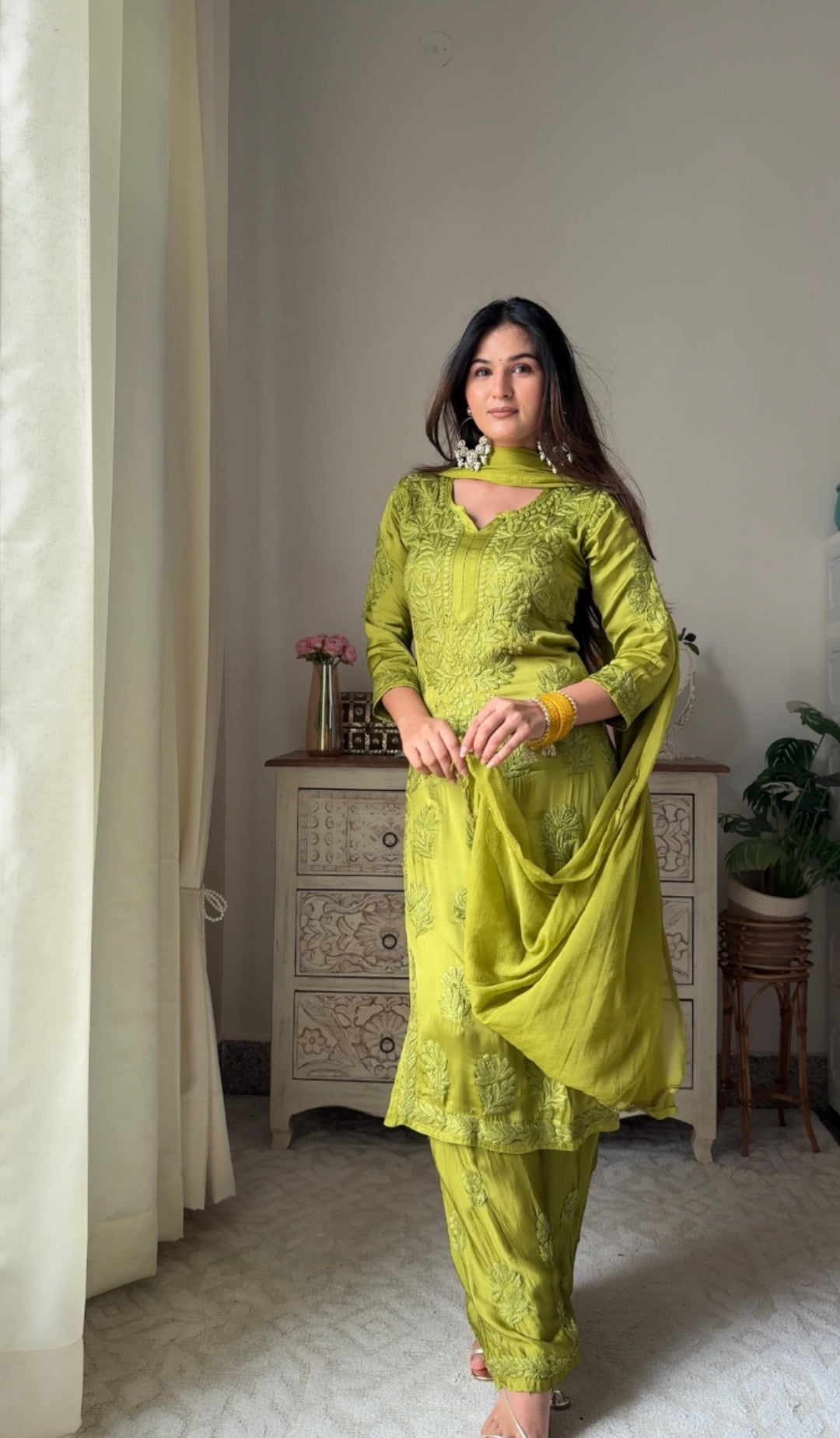 Swati Rathi In Inaya Satin Chikankari Kurta Set With 3D Handwork