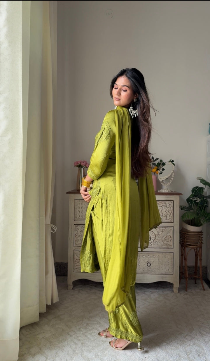Swati Rathi In Inaya Satin Chikankari Kurta Set With 3D Handwork
