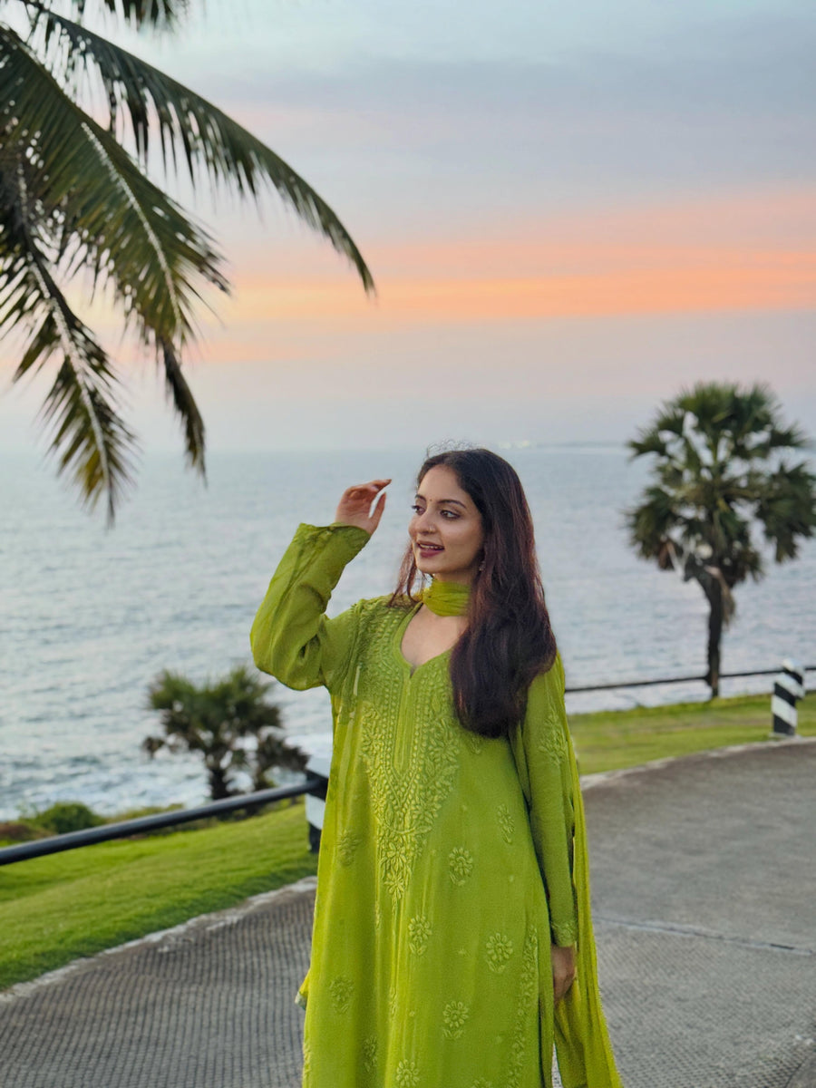 Ishani Krishna In Viscose Georgette Straight Kurta Set With 3D Hand Work