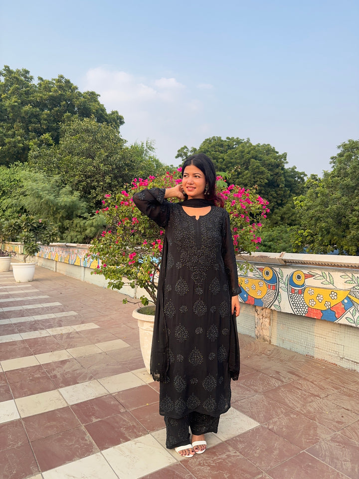 Noor Viscose Georgette Mukaish Set With 3D Handwork