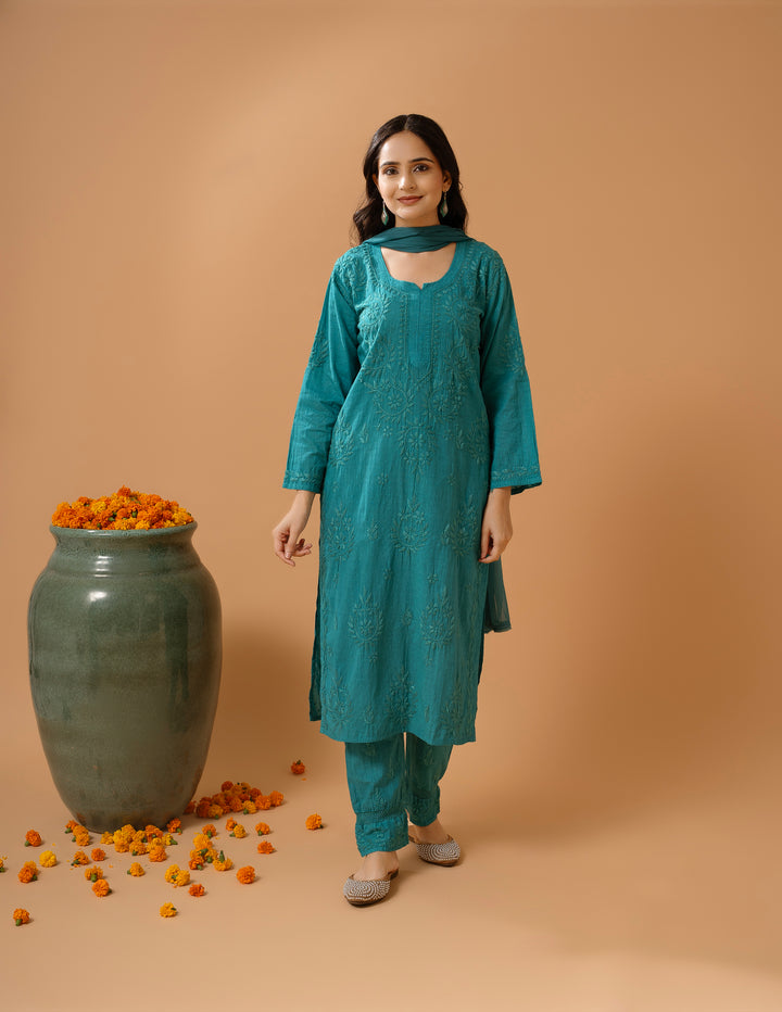 Haniya Mulmul Cotton Chikankari Set