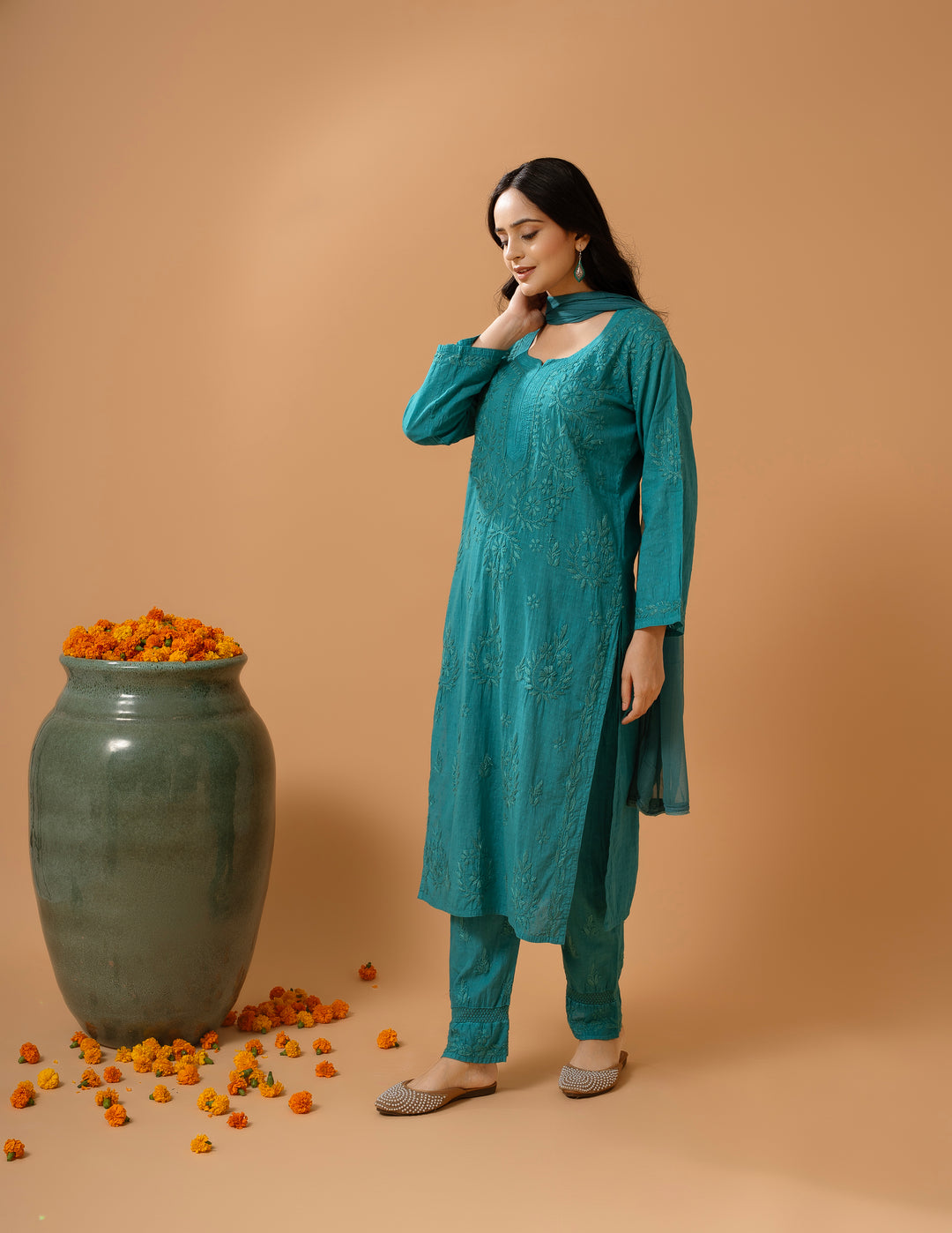 Haniya Mulmul Cotton Chikankari Set