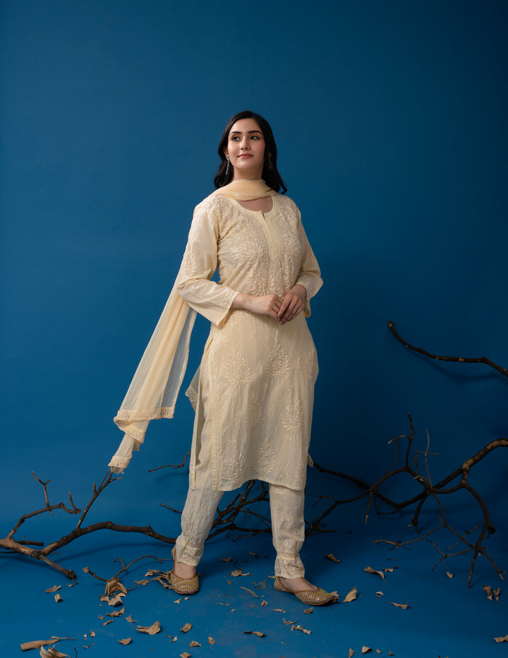 Haniya Mulmul Cotton Chikankari Set