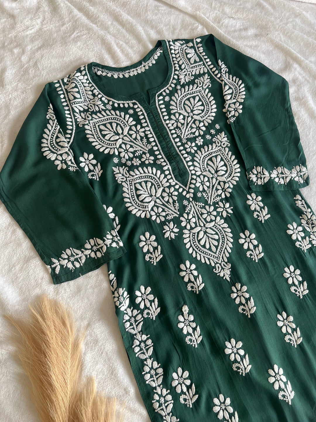 Modal Aisha Chikankari Kurta