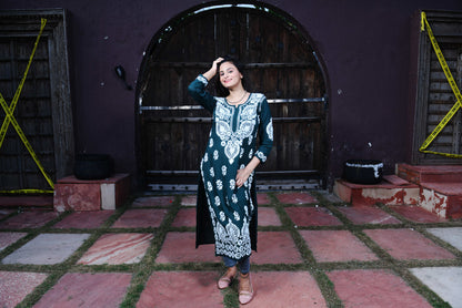 Modal Aisha Chikankari Kurta