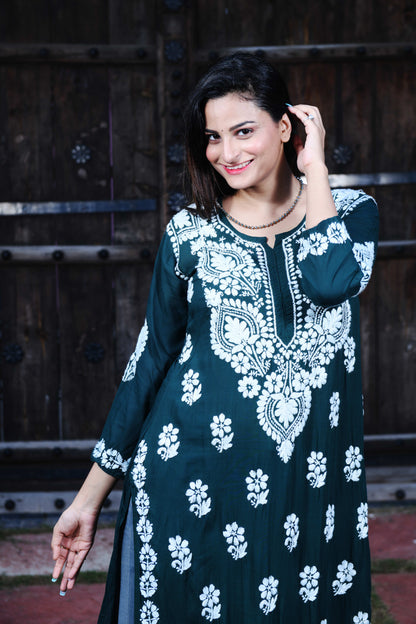 Modal Aisha Chikankari Kurta