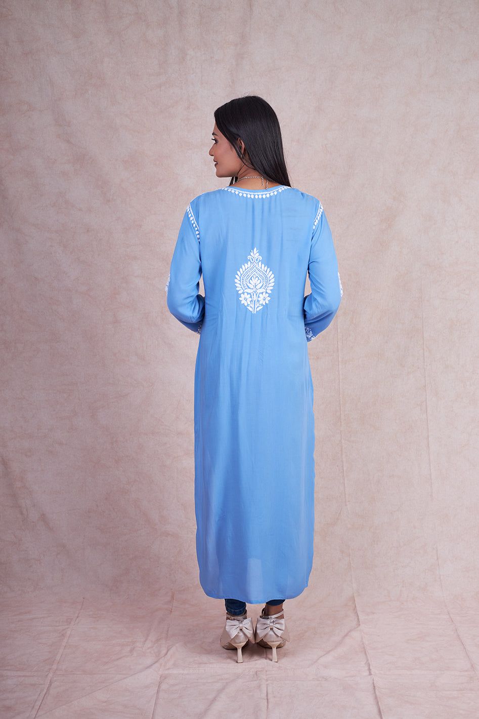 Modal Aisha Chikankari Kurta