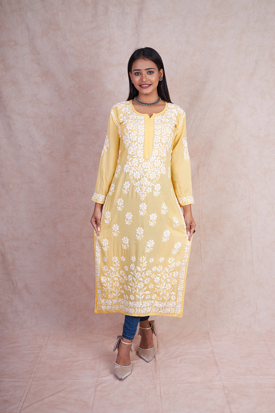 Modal Yasmin Chikankari Kurta