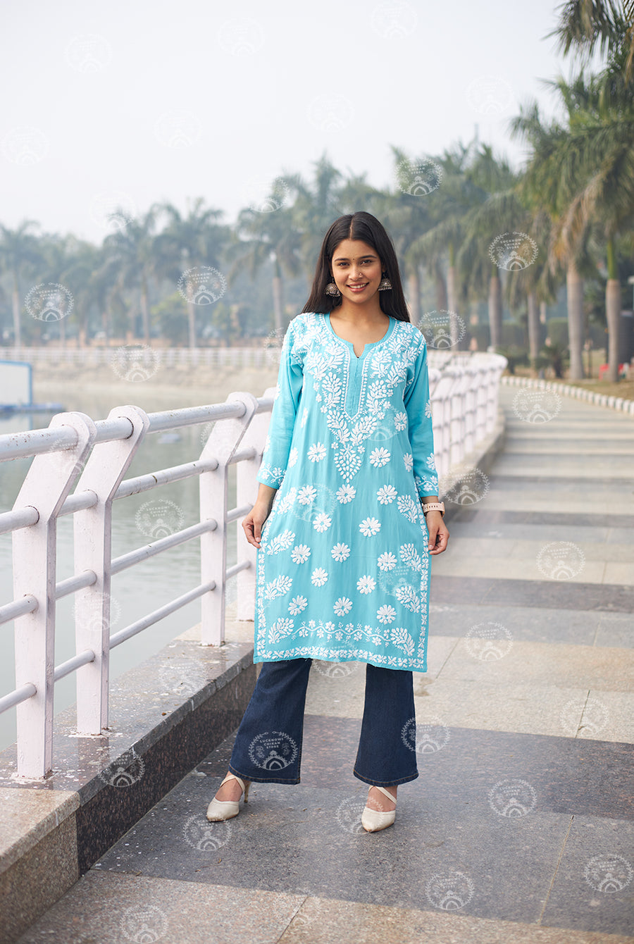 Modal Komal Kurta