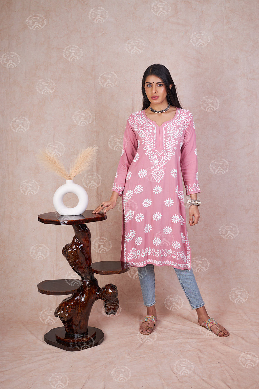 Modal Komal Kurta