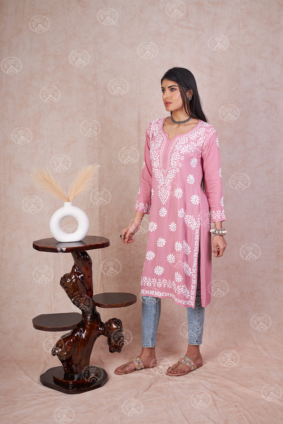 Modal Komal Kurta