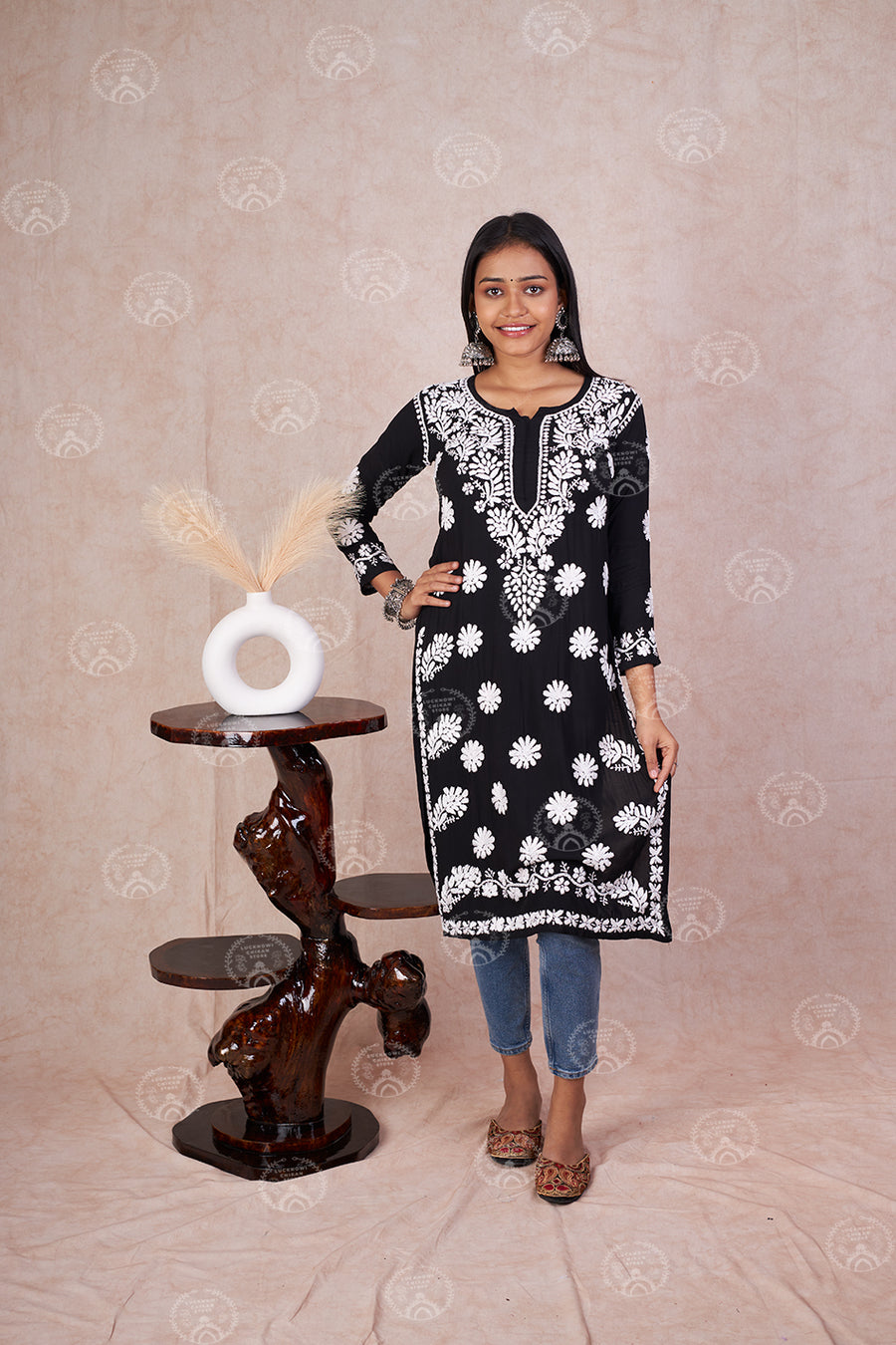 Modal Komal Kurta