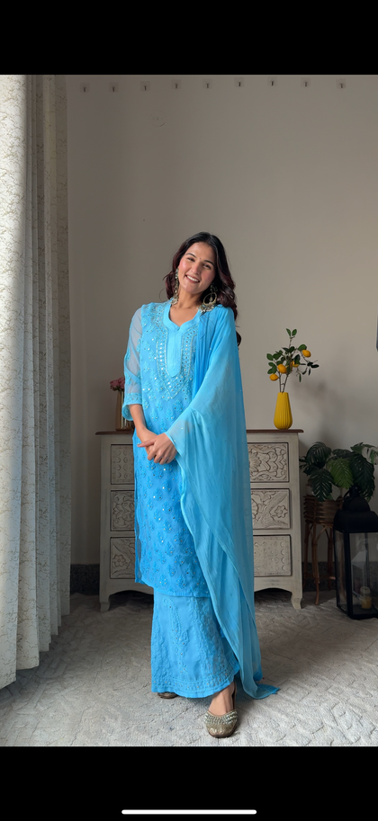 lucknowi chikankari kurta
