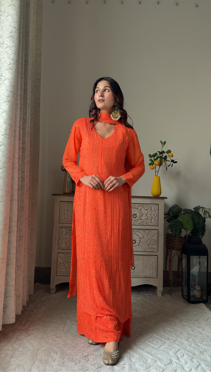 chikankari lucknow kurti