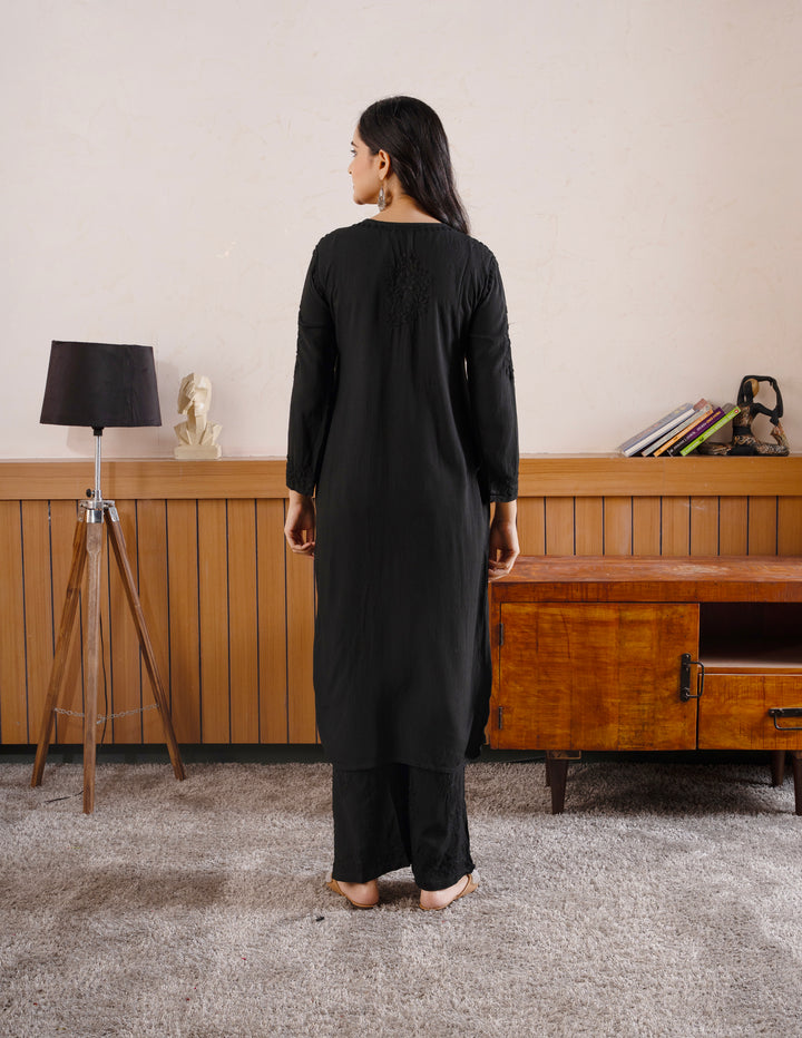 lucknowi chikan kurti