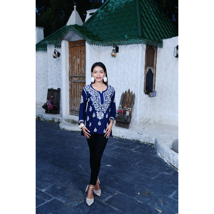 lucknowi chikan short kurta
