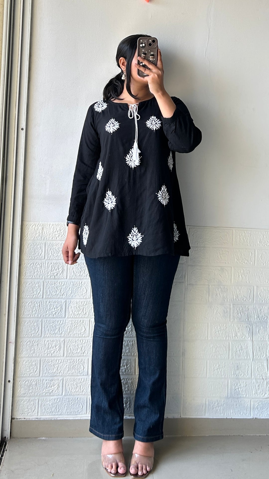 lucknowi chikan short kurta