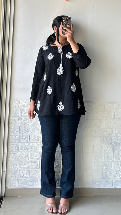 lucknowi chikan short kurta
